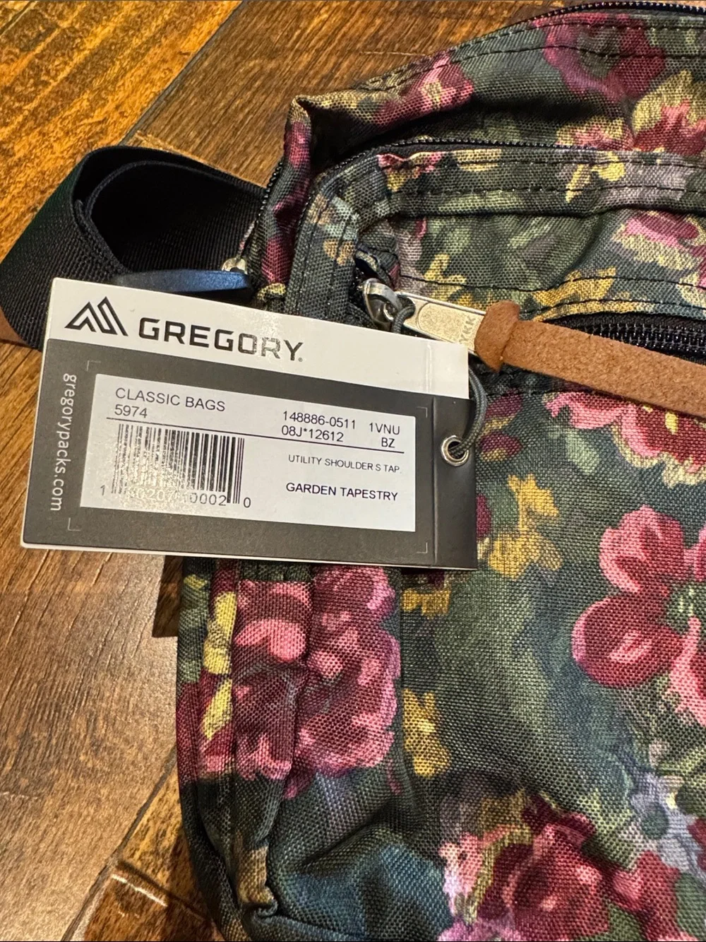 Gregory utility shoulder S: garden tapestry